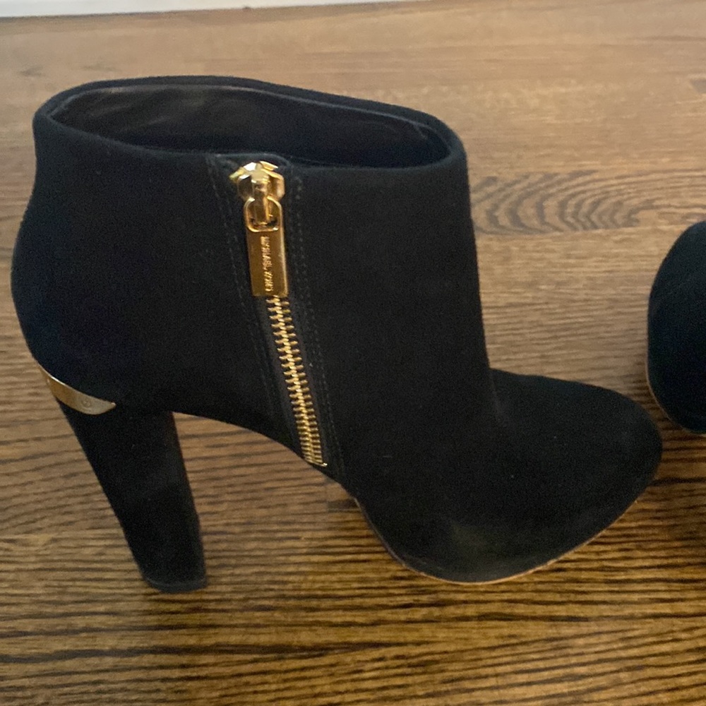 Michael Kors suede ankle boots size 5.5 - Picture 3 of 9